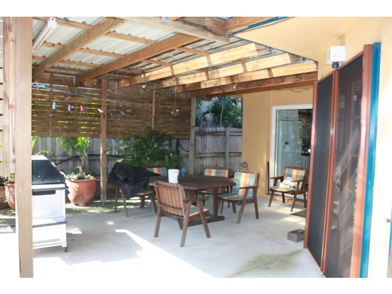 25  Lakeside Ave, Broadbeach Waters QLD 4218