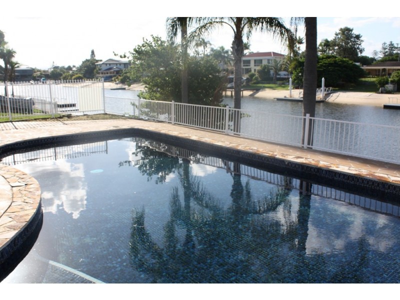 12 Rosemont Ave, Broadbeach Waters QLD 4218