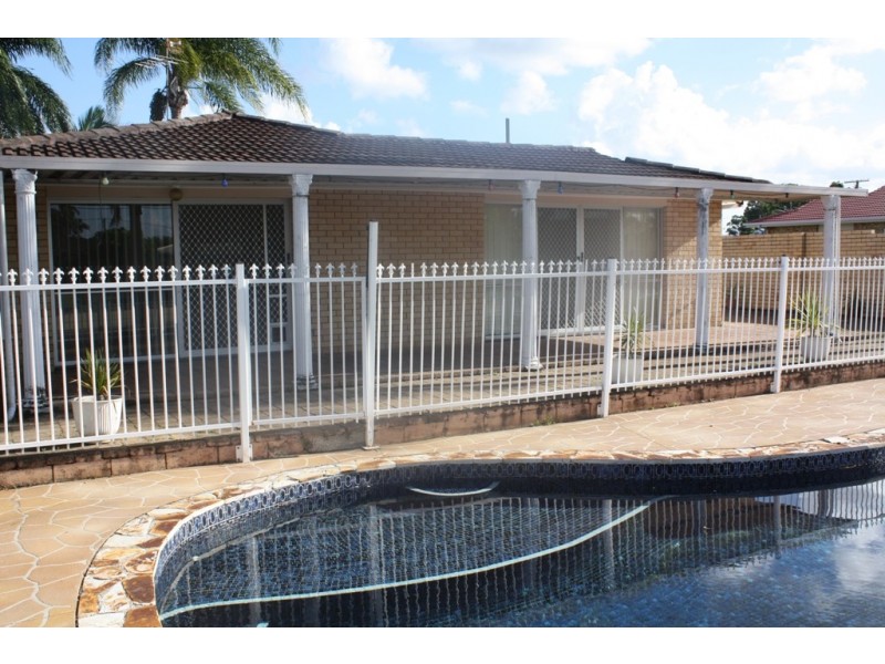 12 Rosemont Ave, Broadbeach Waters QLD 4218