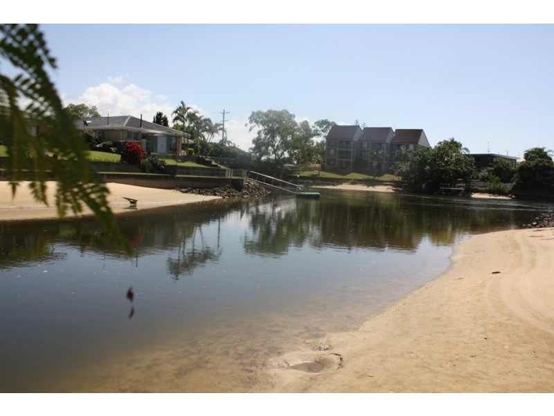 9 LOTUS KEY, Broadbeach Waters QLD 4218