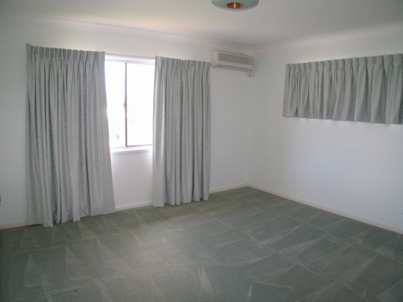 25 ALLAMBI AVE, Broadbeach Waters QLD 4218