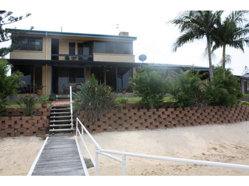 13 BEVERLEY CRES, Broadbeach Waters QLD 4218