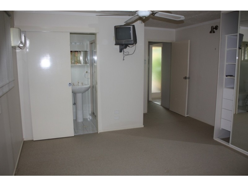 1  PARK AVENUE, Broadbeach Waters QLD 4218