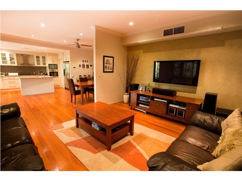 332 Ron Penhaligon Way, Robina QLD 4226