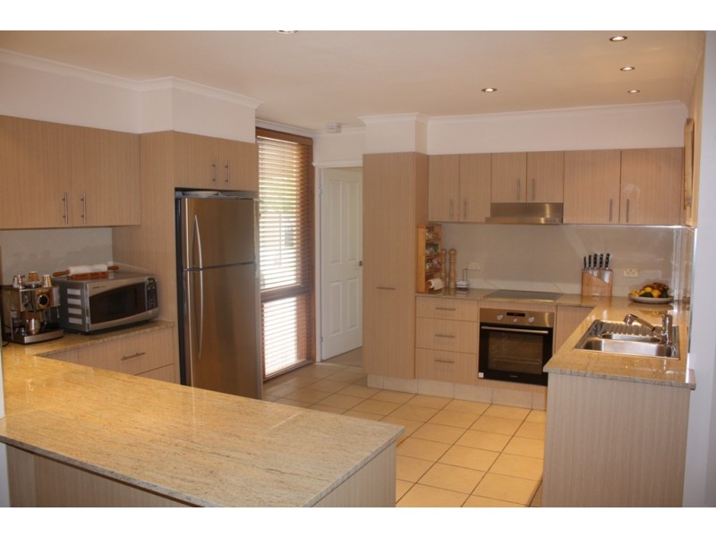 2 Cristobel Court, Broadbeach Waters QLD 4218