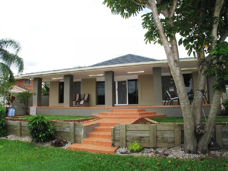 Broadbeach Waters QLD 4218