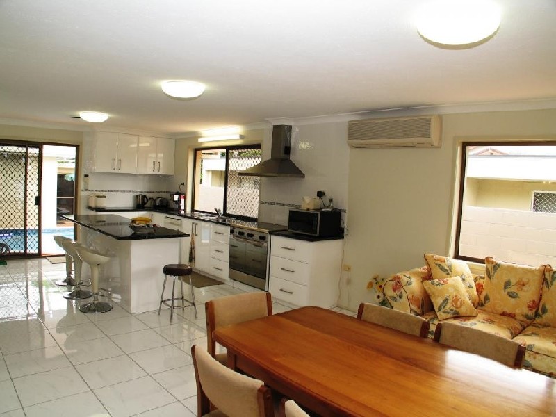 Broadbeach Waters QLD 4218