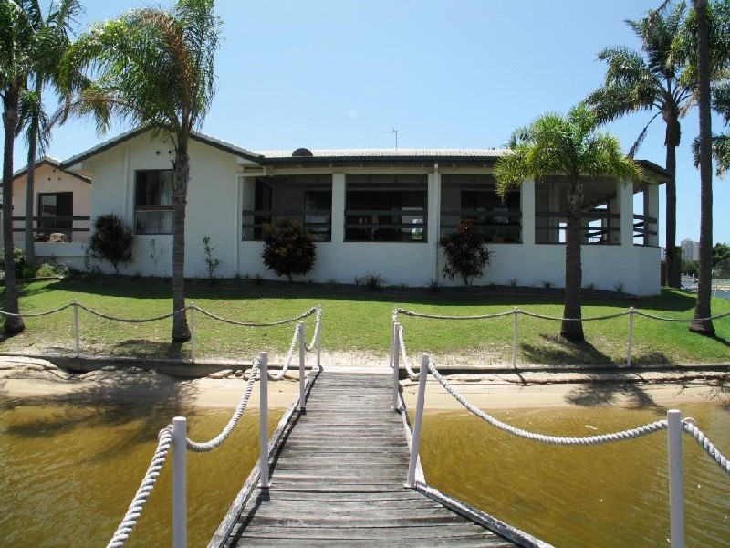 Broadbeach Waters QLD 4218
