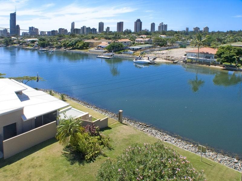 Broadbeach Waters QLD 4218