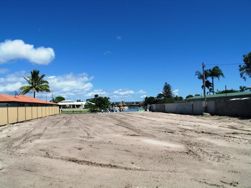 Broadbeach Waters QLD 4218