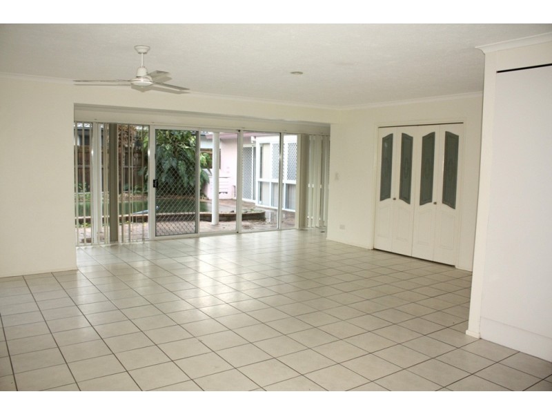 164  Monaco Street, Broadbeach Waters QLD 4218