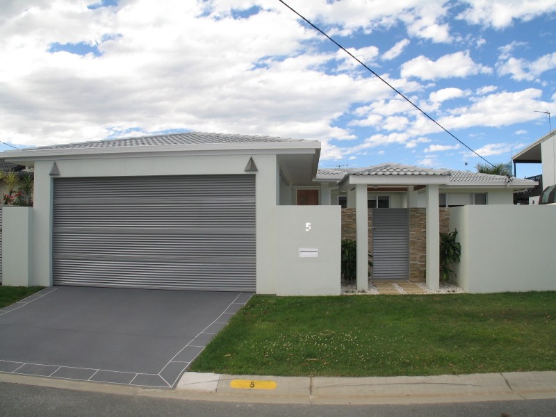 Broadbeach Waters QLD 4218