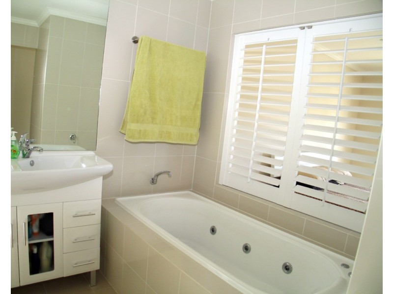 Broadbeach Waters QLD 4218