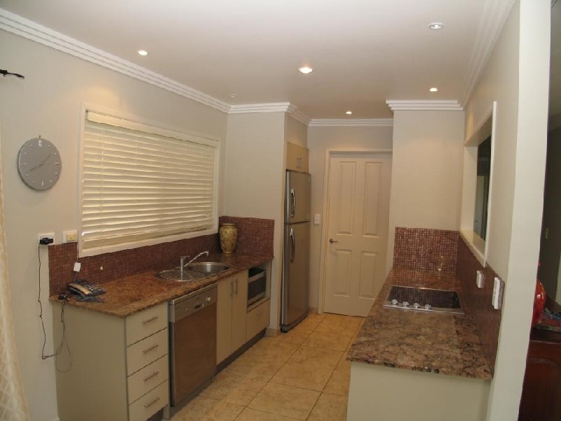 32 Kalimna Drive, Broadbeach Waters QLD 4218