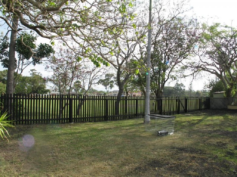 32 Kalimna Drive, Broadbeach Waters QLD 4218