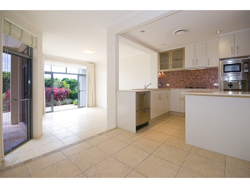 Carrara QLD 4211