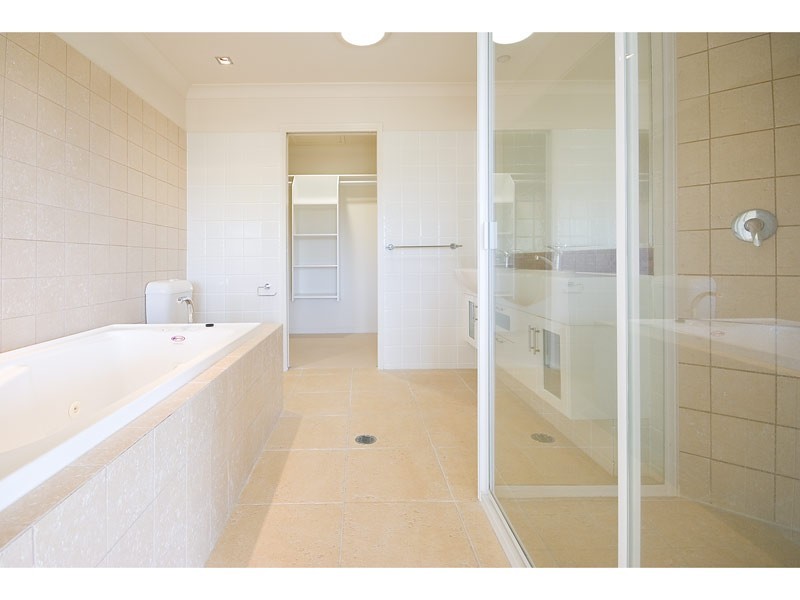 Carrara QLD 4211