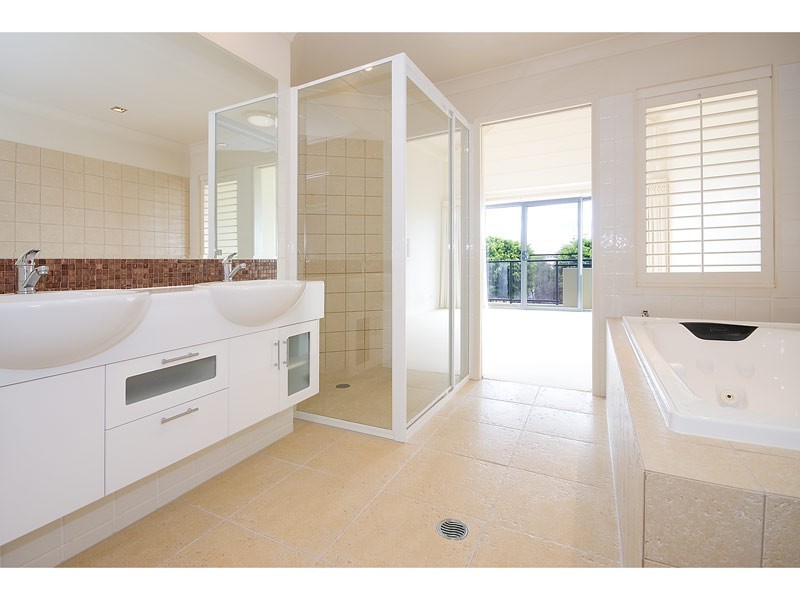 Carrara QLD 4211