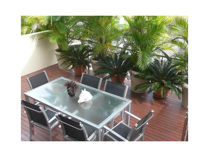Broadbeach Waters QLD 4218