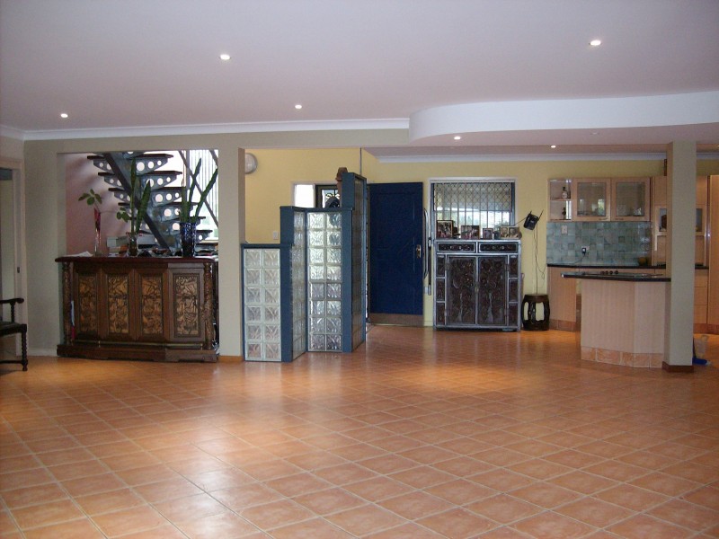 Broadbeach Waters QLD 4218