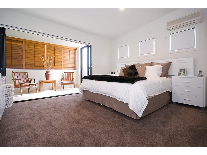 2057 Gold Coast Hwt, Miami QLD 4220