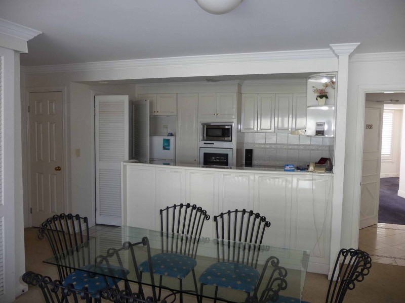 90 Surf Parade, Broadbeach QLD 4218