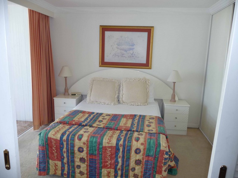 90 Surf Parade, Broadbeach QLD 4218