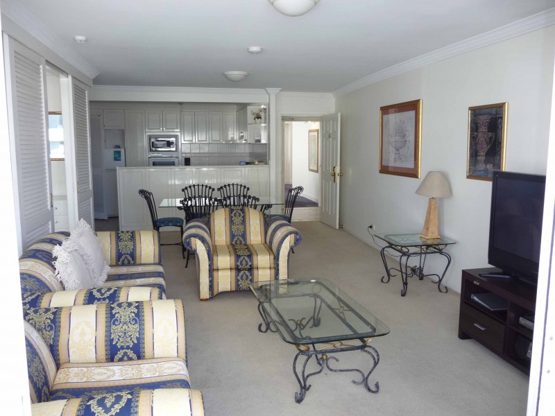 90 Surf Parade, Broadbeach QLD 4218