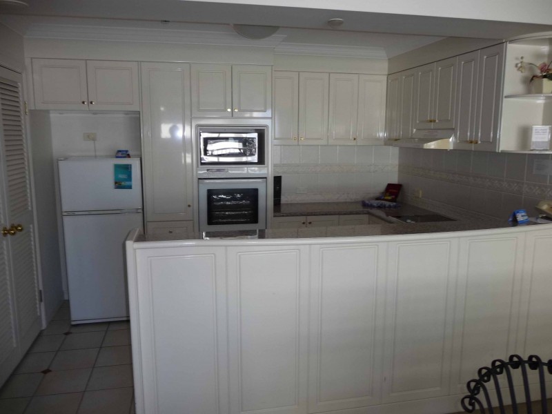 90 Surf Parade, Broadbeach QLD 4218