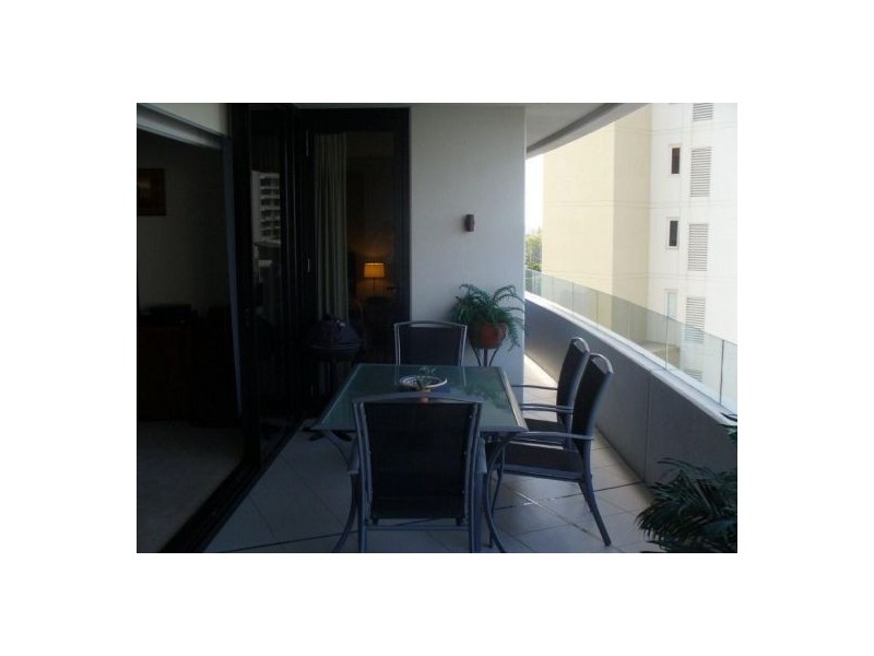 702 albert ave, Broadbeach QLD 4218