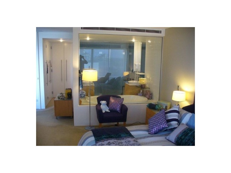 702 albert ave, Broadbeach QLD 4218