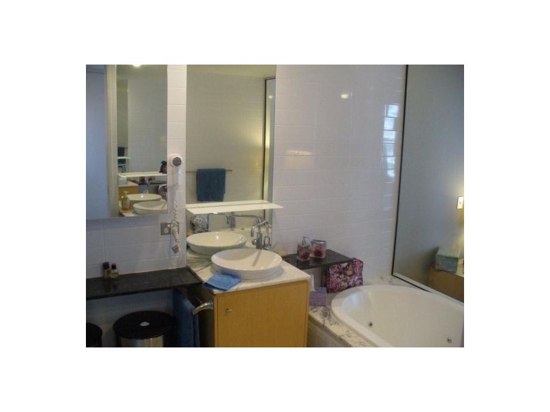 702 albert ave, Broadbeach QLD 4218