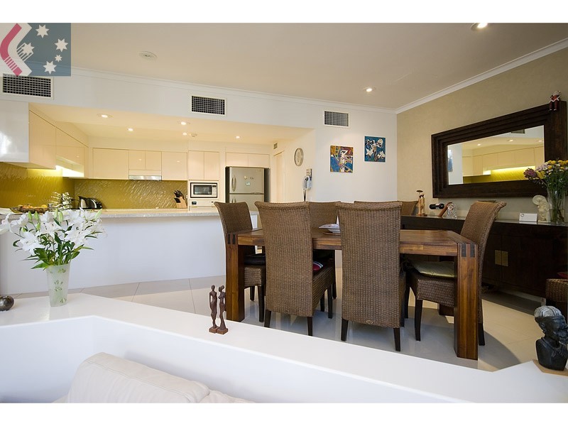 Villa 2 125 Santa Cruz Blvd, Clear Island Waters QLD 4226