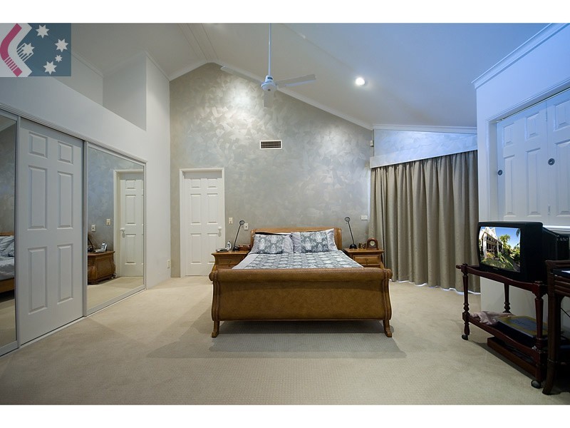 Villa 2 125 Santa Cruz Blvd, Clear Island Waters QLD 4226