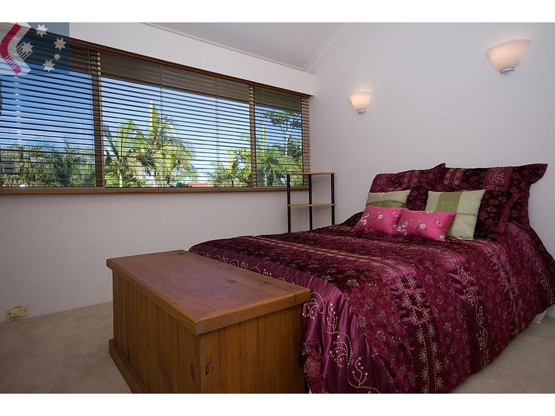 Villa 2 125 Santa Cruz Blvd, Clear Island Waters QLD 4226