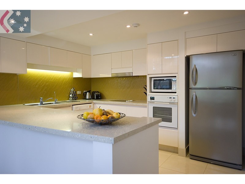 Villa 2 125 Santa Cruz Blvd, Clear Island Waters QLD 4226