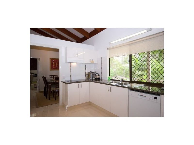 18 Jedda, Tallebudgera QLD 4228