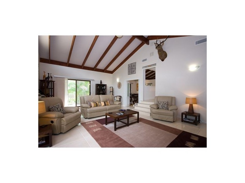 18 Jedda, Tallebudgera QLD 4228