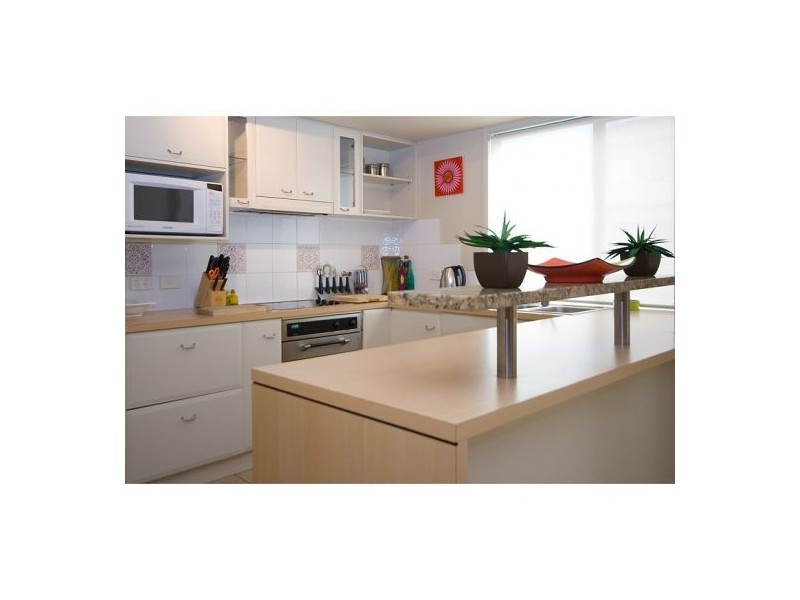 7920 Fairway Drive, Clear Island Waters QLD 4226