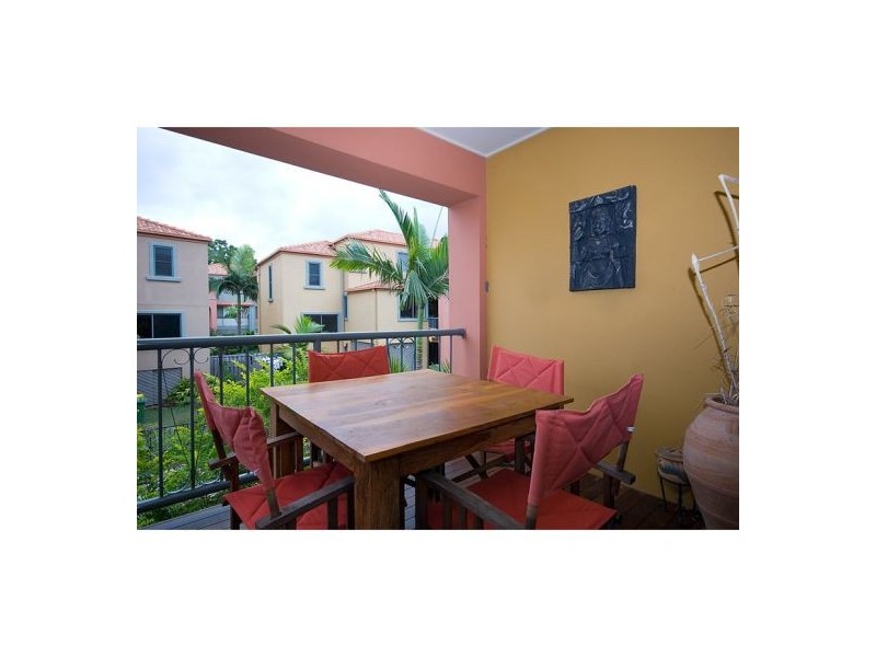 7920 Fairway Drive, Clear Island Waters QLD 4226