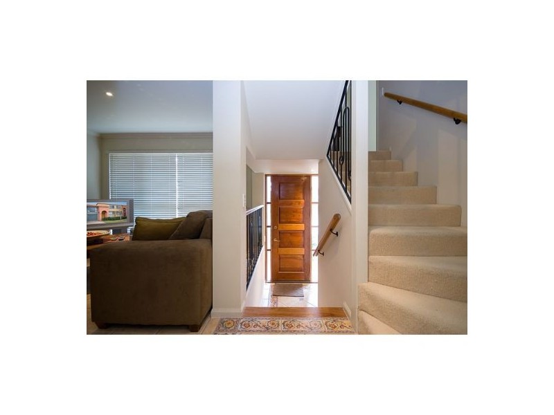 7920 Fairway Drive, Clear Island Waters QLD 4226