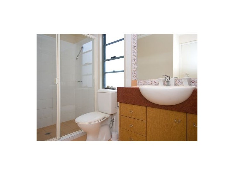 7920 Fairway Drive, Clear Island Waters QLD 4226