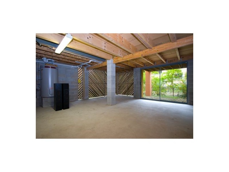 7920 Fairway Drive, Clear Island Waters QLD 4226