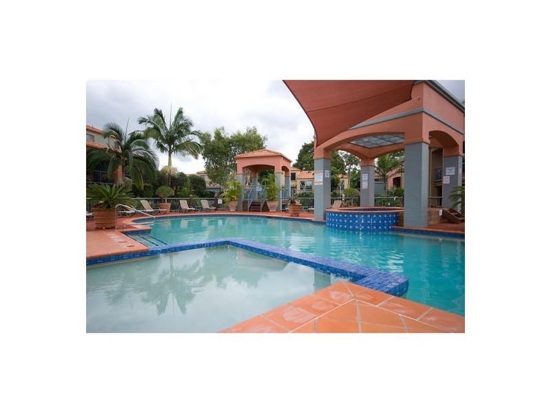 7920 Fairway Drive, Clear Island Waters QLD 4226