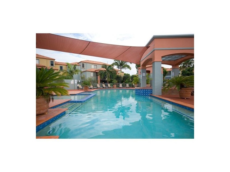 7920 Fairway Drive, Clear Island Waters QLD 4226