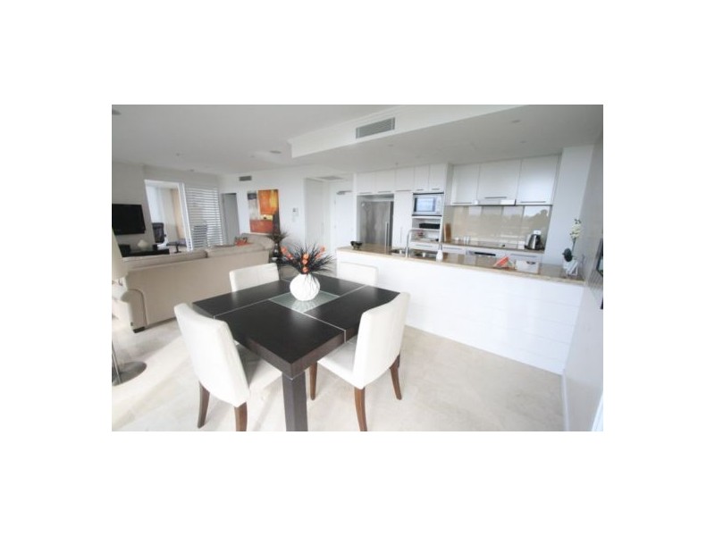 11 old burleigh, Broadbeach QLD 4218