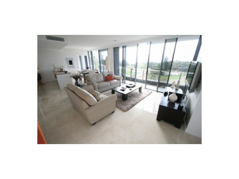 11 old burleigh, Broadbeach QLD 4218