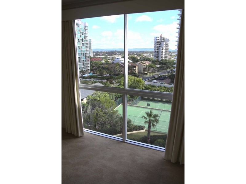 59 Pacific Street, Main Beach QLD 4217