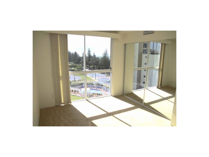 59 Pacific Street, Main Beach QLD 4217