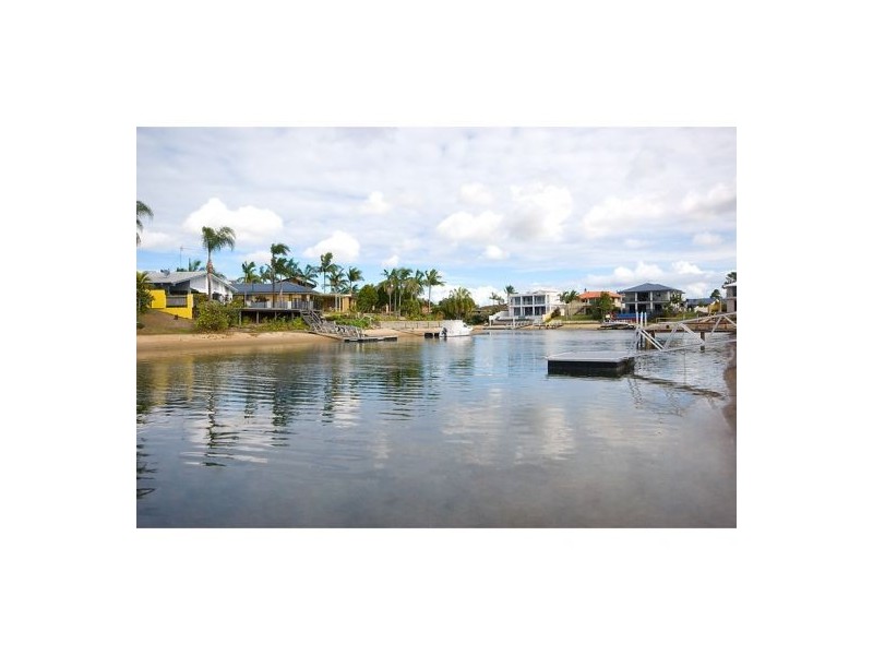 22 Merrimac Blvd, Broadbeach Waters QLD 4218